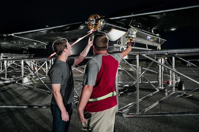 Facebook互聯(lián)網(wǎng)服務(wù)無人機首次試飛，表現(xiàn)超出預期